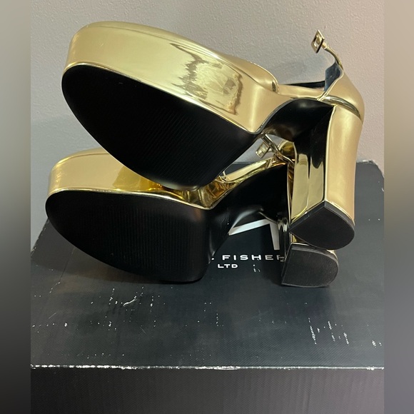 New in Box Marc Fisher Women’s Shiny Gold Platform Heels Size 7. - Picture 6 of 9